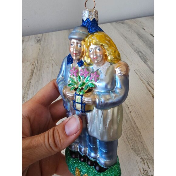 Patricia breen just married couple ornament wedding flowers Xmas tree glitter - Picture 8 of 8